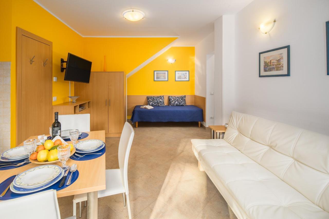 פורץ Apartment Gloria Premium מראה חיצוני תמונה